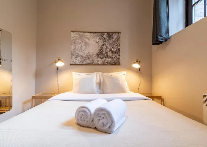Appartement Vieux On Rue De La Monnaie! *